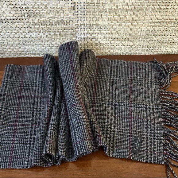 🌟HP🌟VTG 2000s 100% Cashmere Gray Houndstooth Plaid Scarf by Enzo Montovani - Picture 6 of 8